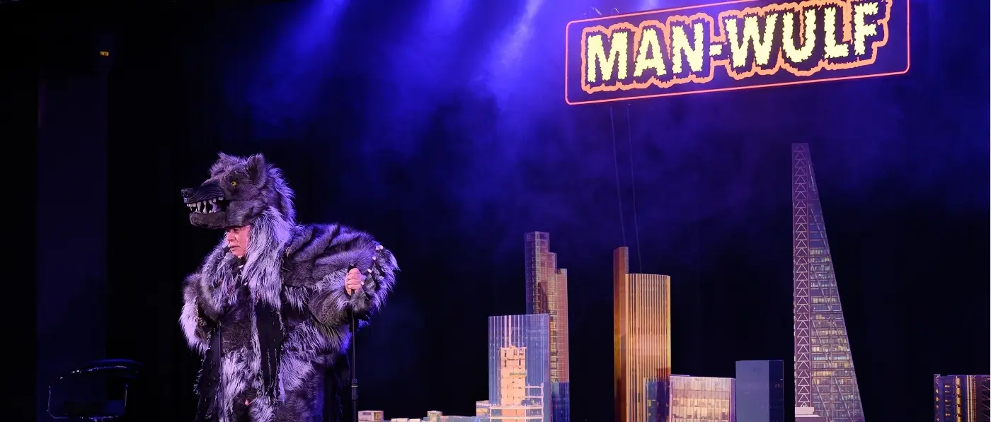 STEWART LEE vs THE MAN-WULF